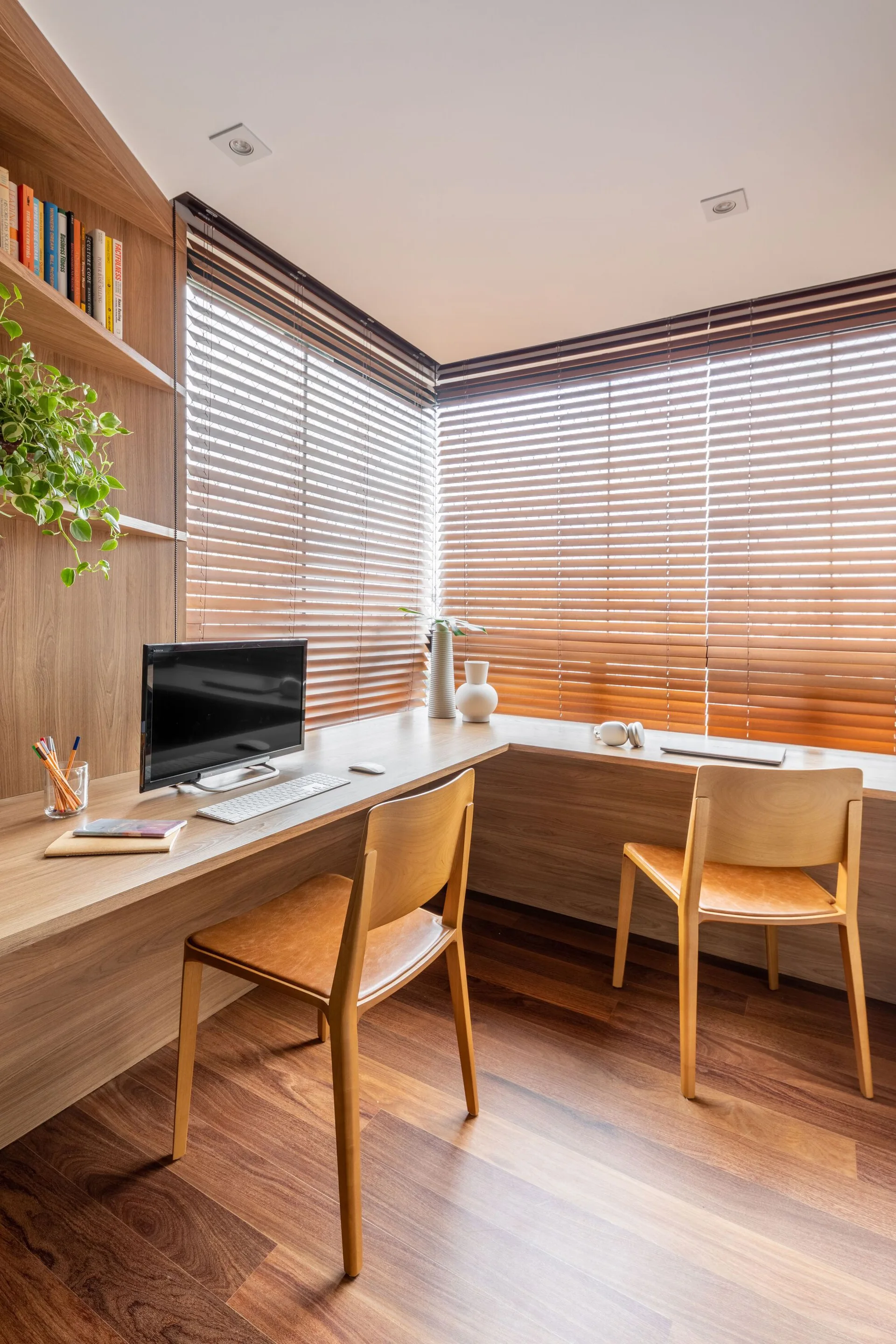 Tito 2 Apartment, Pietro Terlizzi Arquitetura, Interior, Kitchen, Table, Windows, Beam, Chair