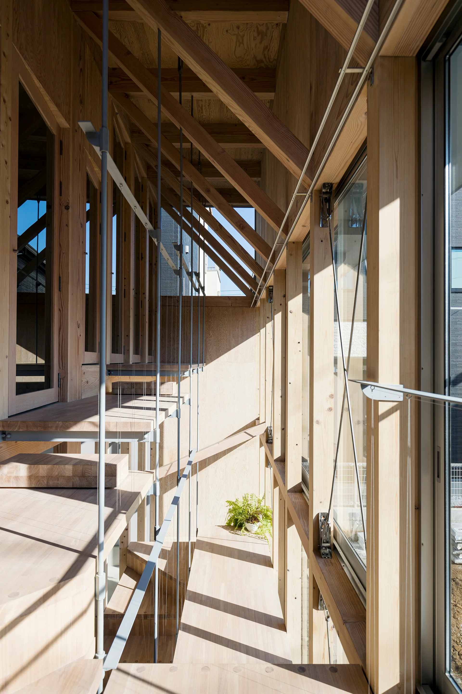 Light-filled Stair Hall, KIRI Architects, Interior, Stairs, Beam, Facade