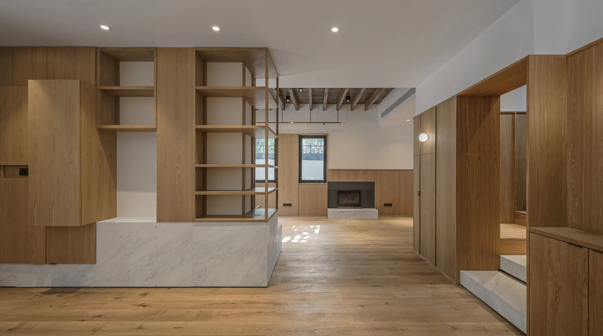 The House with a Tiny Patio, Atelier TAO+C, Windows, Beam