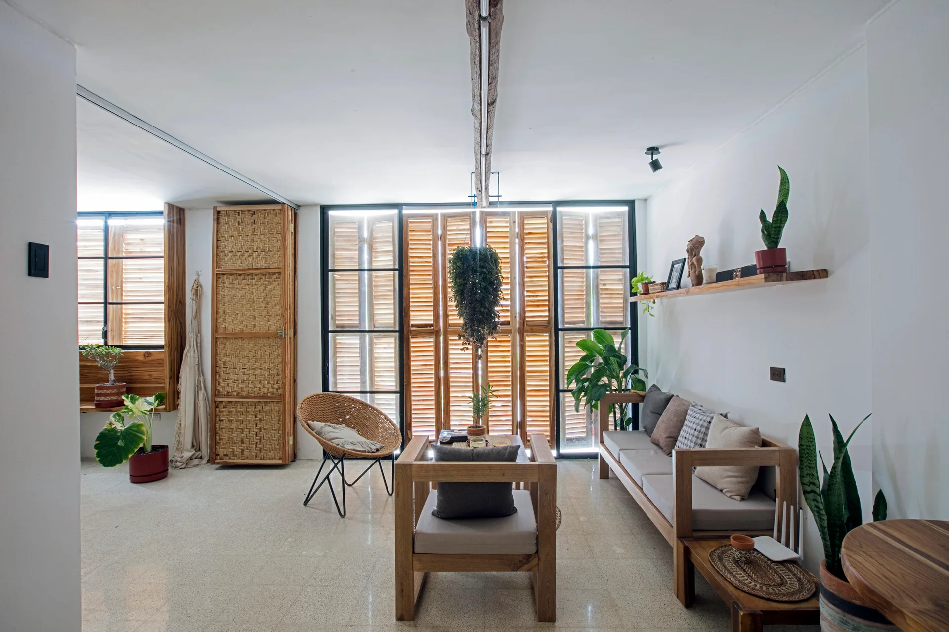 Operations Within Apartments, Natura Futura, Interior, Chair