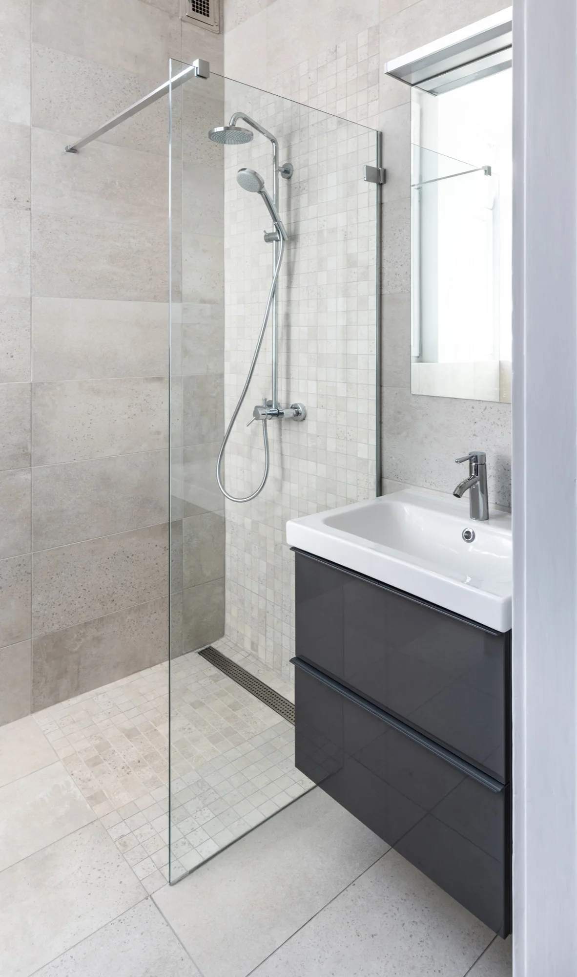 Strict Elegance, batlab architects, Interior, Bathroom, Shower, Sink