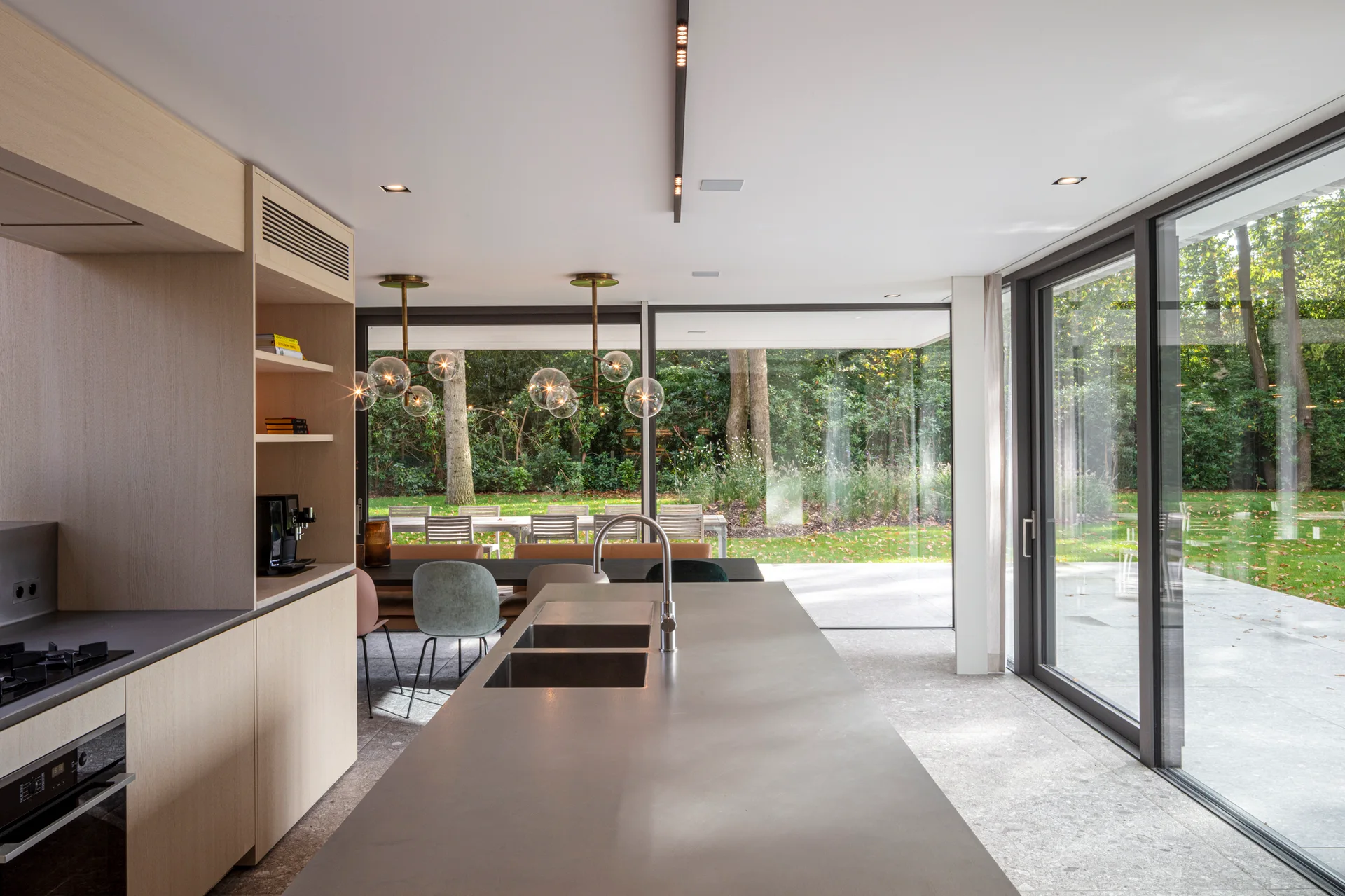 Residence WULF, CAS architecten, Interior, Kitchen, Countertop, Windows