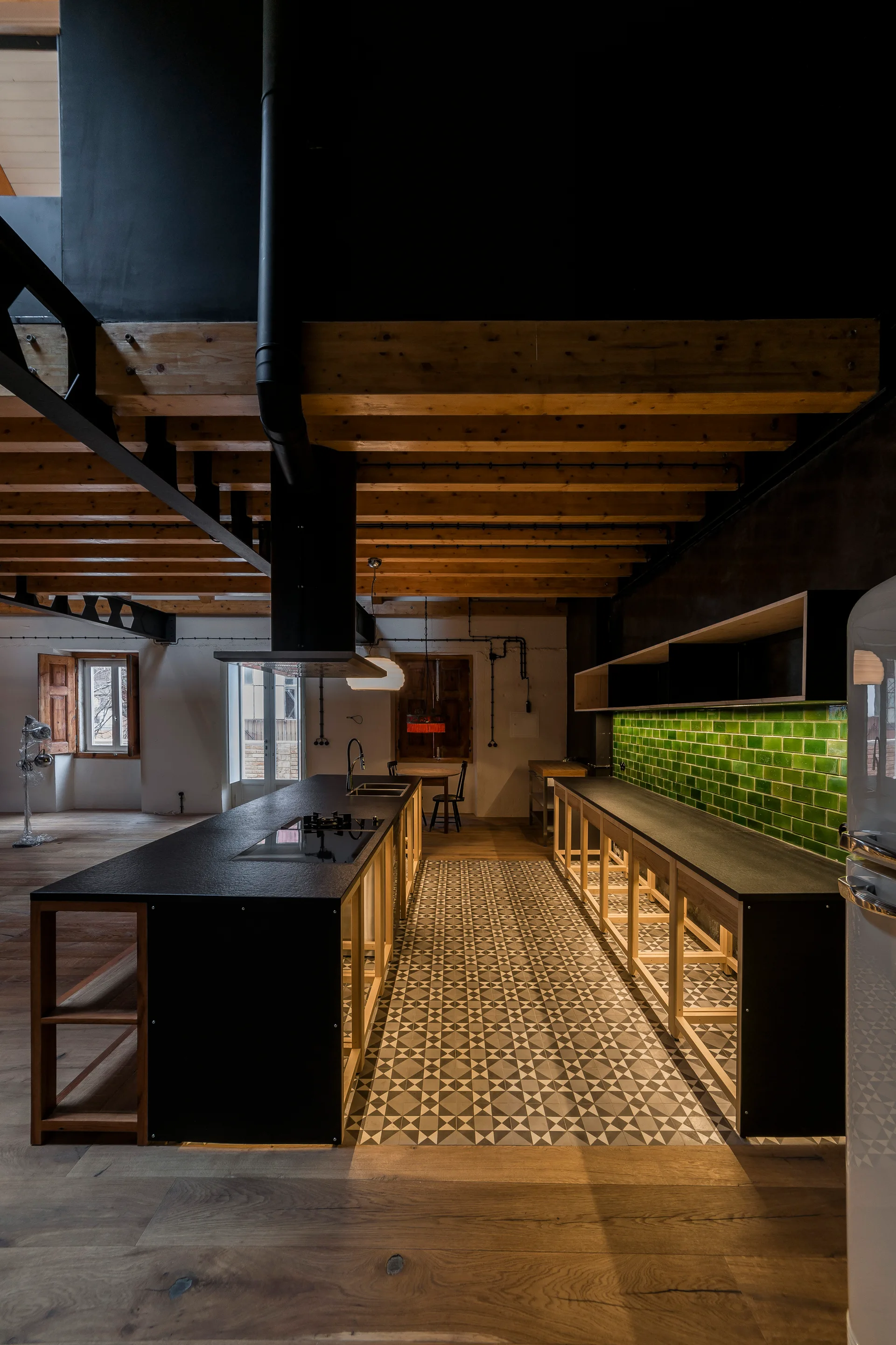 Loft in Marvila, RA+TR arquitectos, Interior, Kitchen, Beam, Chair