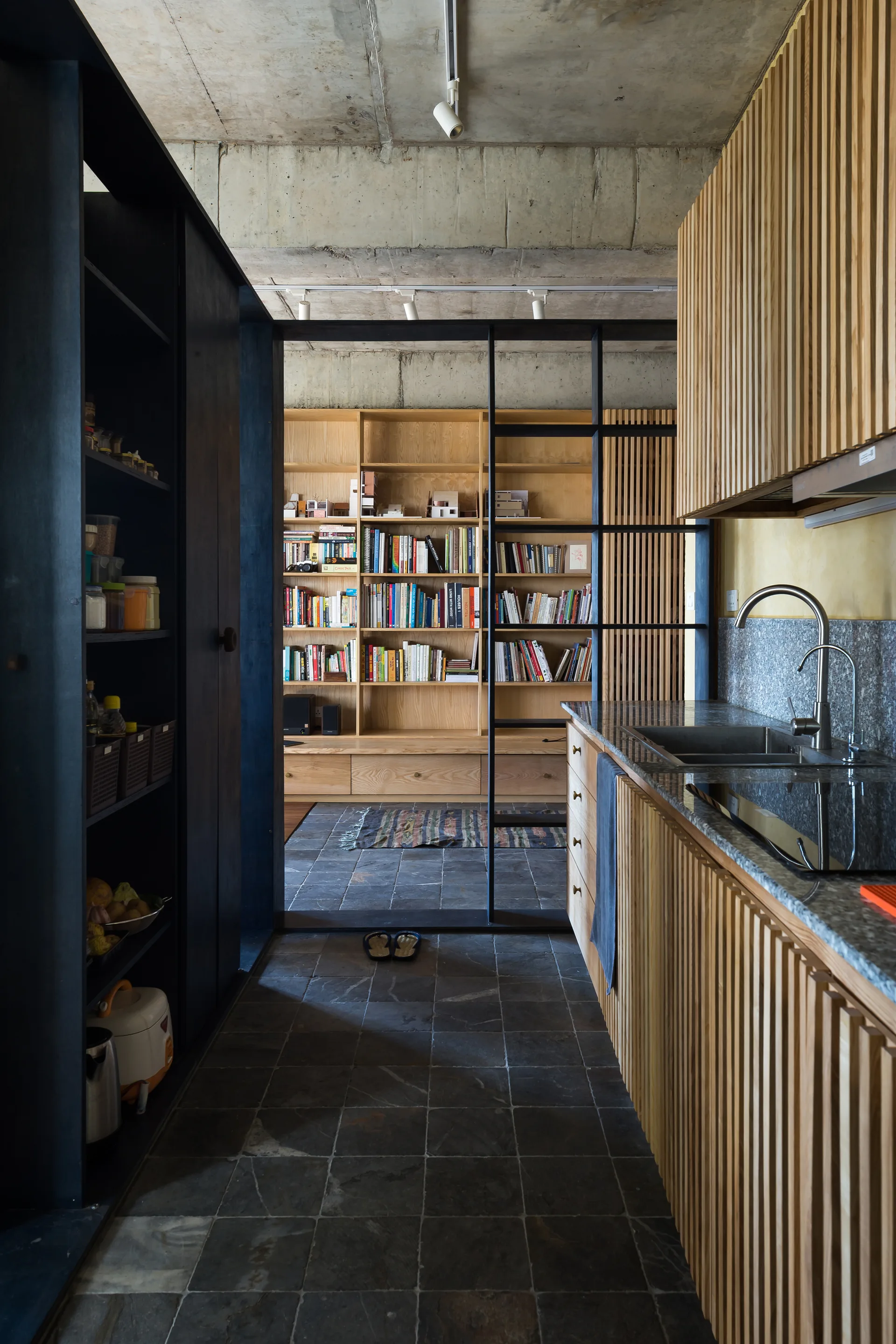 1110 apartment, Atelier 12, Interior, Closet, Shelving, Beam