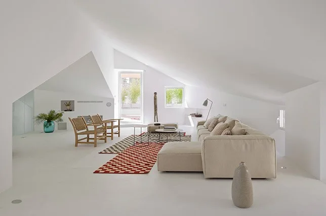 Minimalist Interior Design Accessories 