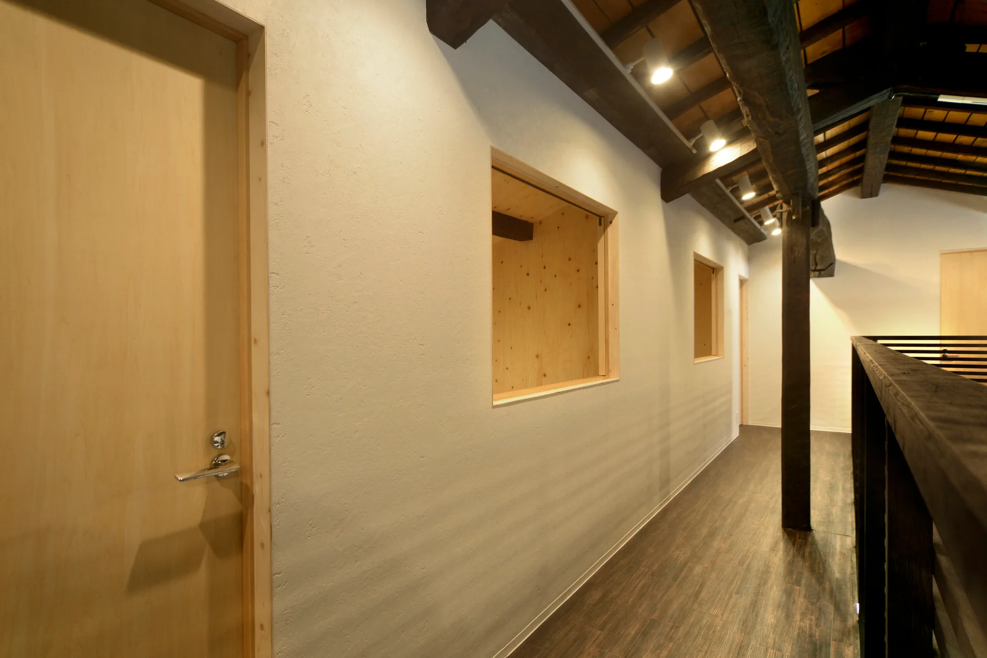 C-House, Yasuhiro Sone, Handrail