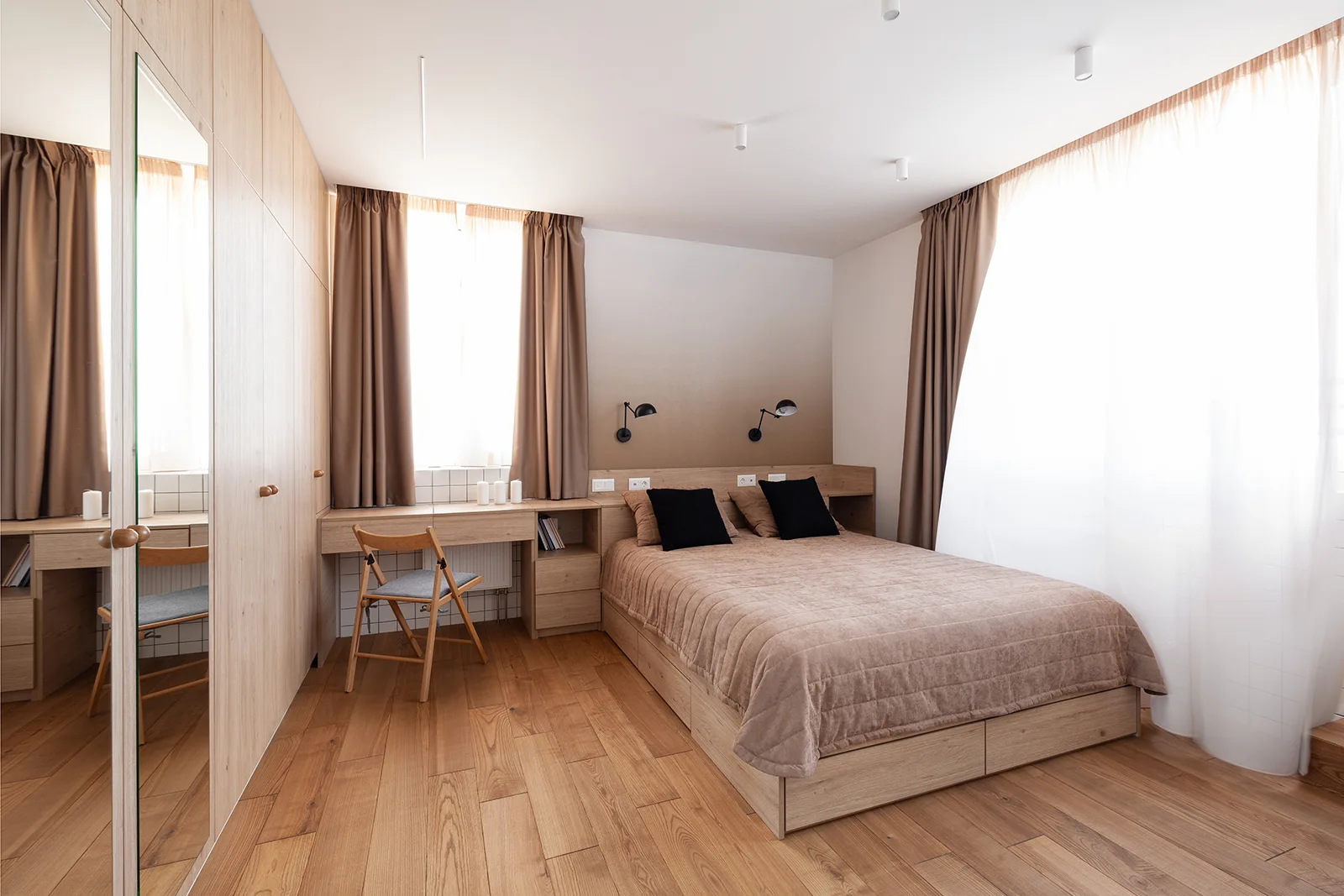L. Apartment, Maly Krasota Design, Table, Windows, Bed, Bedroom