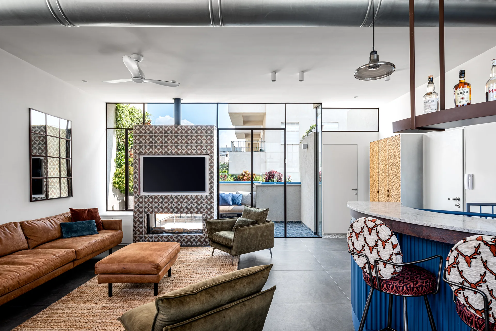Apartment in Tel Aviv, Michal Shilgi Architecture + Rebecca Citrin Interior Design, Image 13 of 24