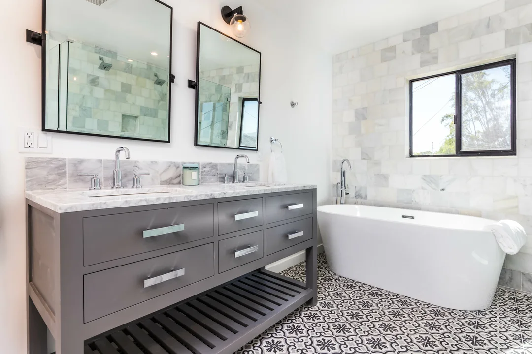 patterned bathroom floor tiles