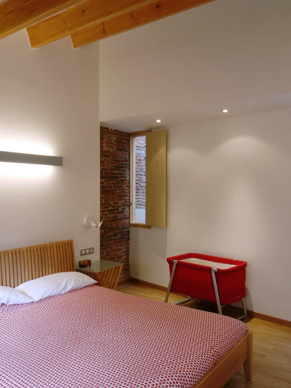 Can Badia House Renovation, Saizverdoux Arquitectos, Bed, Bedroom, Beam