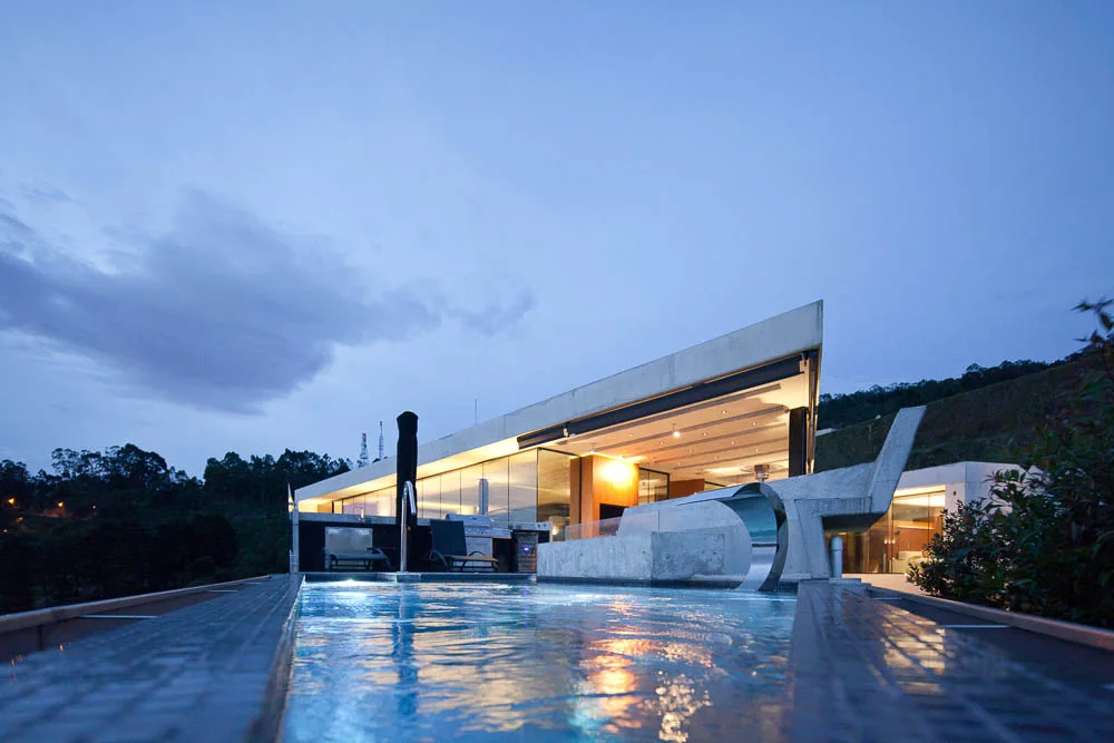 Air & Glass House