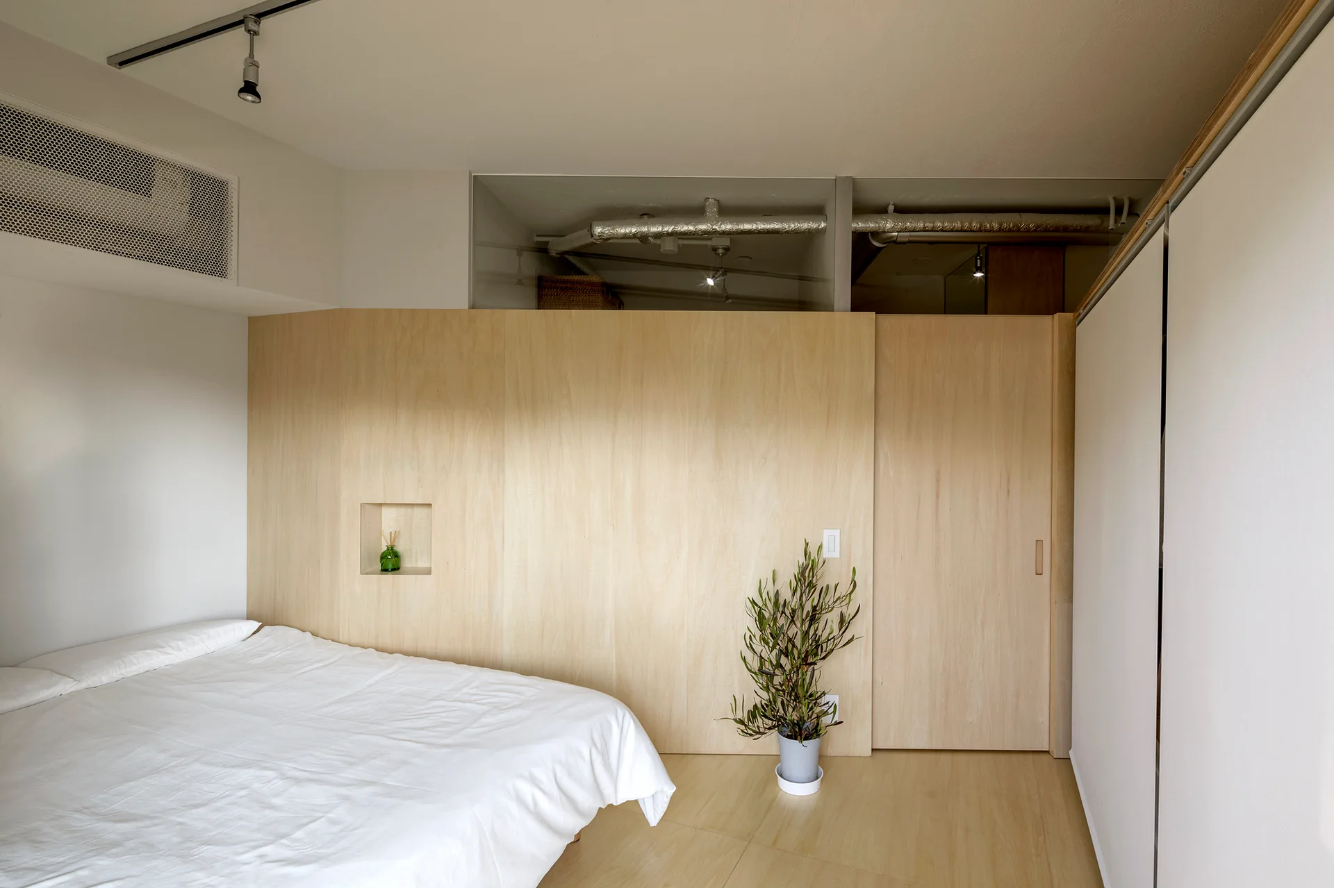 House in Aokibashi, Shinta Hamada Architects, Interior, Bedroom, Lighting