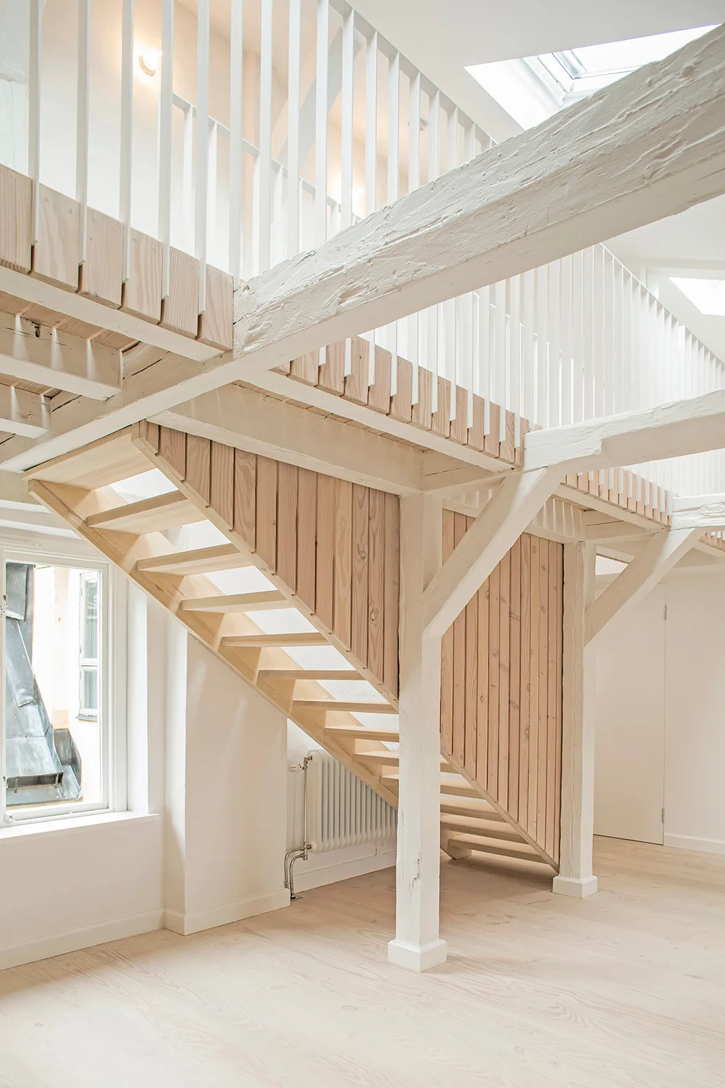 Renovation of Apartments in 1720s House, Studiomama, Windows, Beam, Handrail