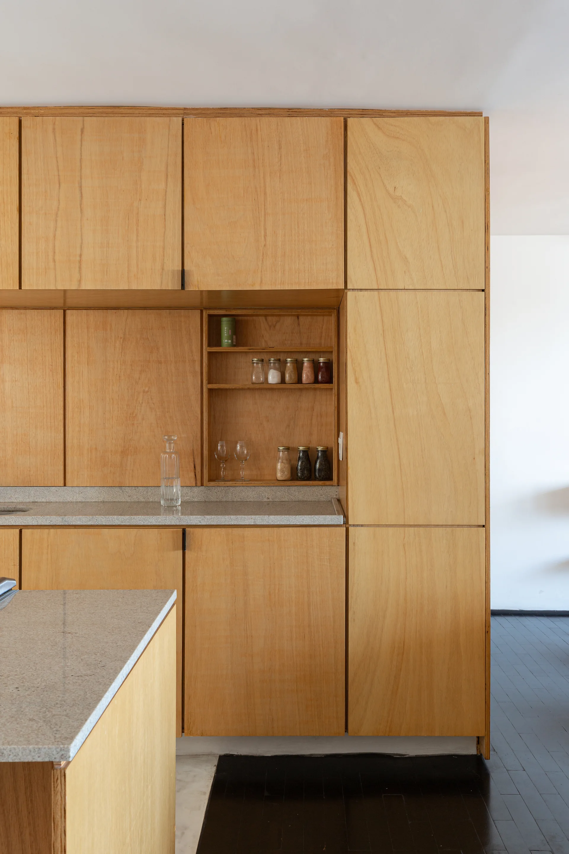 Apartment Renovation in Mooca Neighbourhood, Firma Arquitetura + Bruno Kim Arquitetura, Image 12 of 25