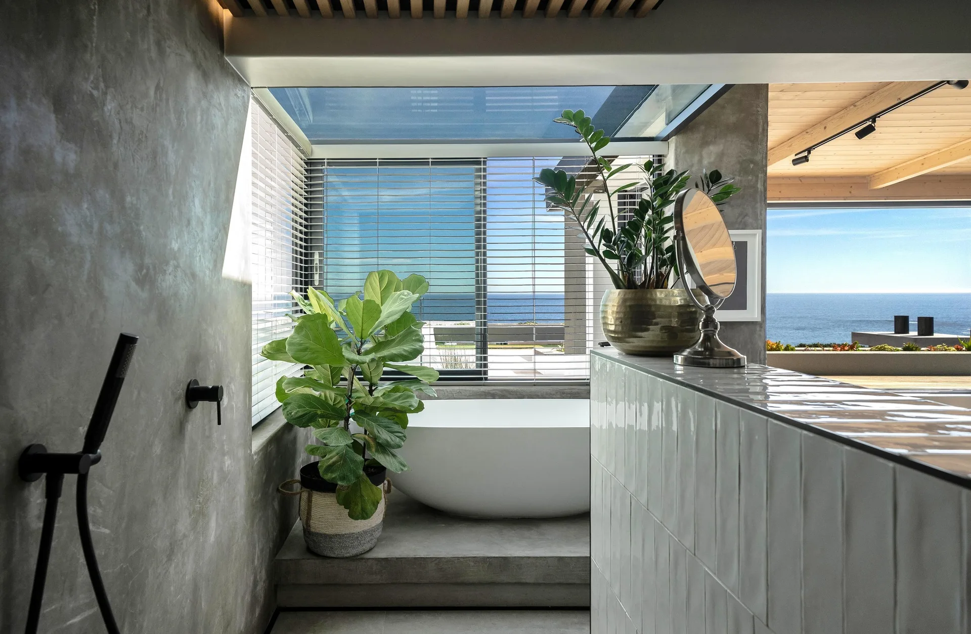 Two Close Between, Abon Studio, Interior, Bathroom, Windows