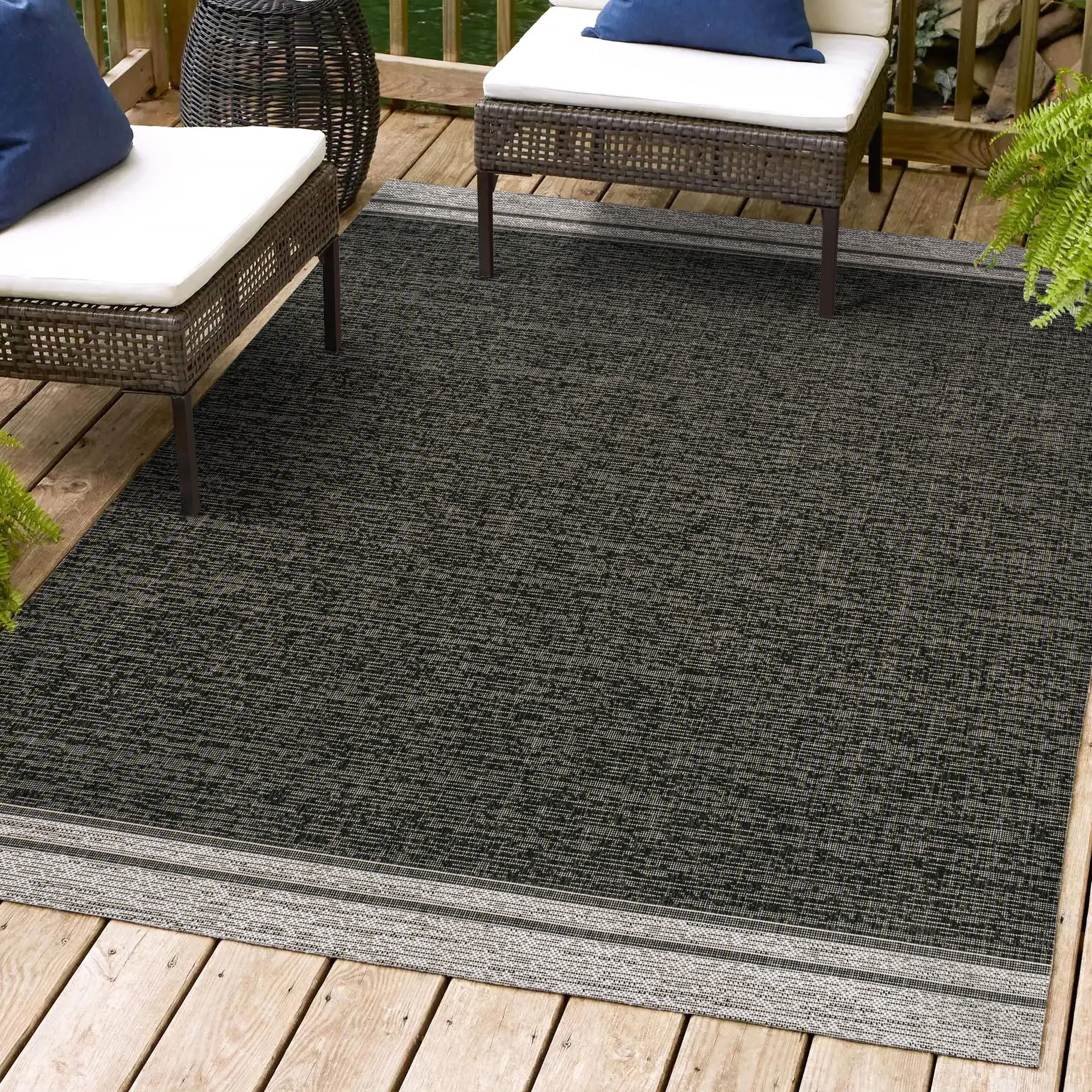 JONATHAN Y Darcy Black Area Rug