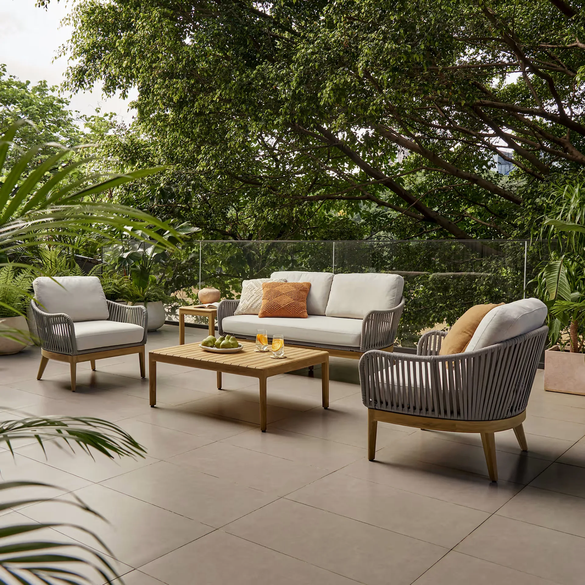 Isla Curved Outdoor Loveseat