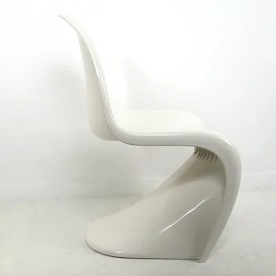Glossy White Cantilever Side Chair