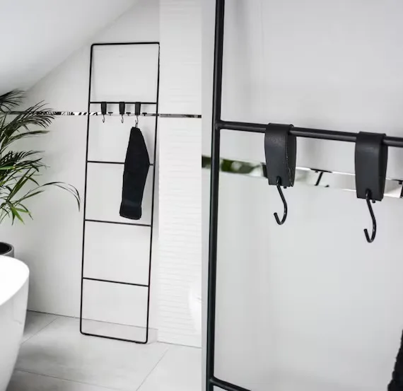 Black Metal Blanket Ladder