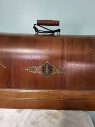 Singer sewing machine value and manufacture date?
