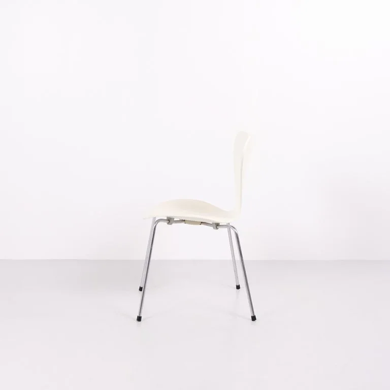 White Lacquered Dining Chair