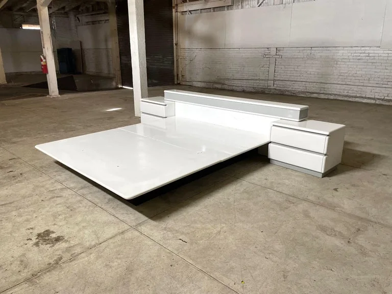 Rougier White Glossy Platform Bed