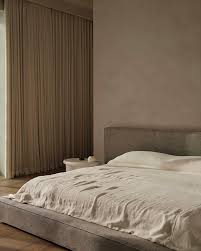 Eldridge Gray Linen Bed