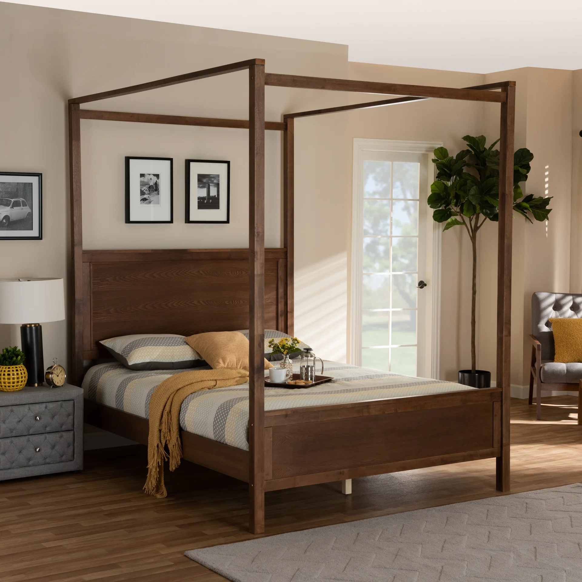 Atabae Wood Canopy Bed