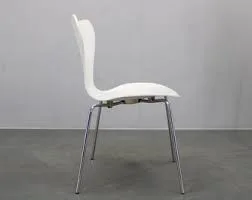 White Lacquered Curved Dining Chair
