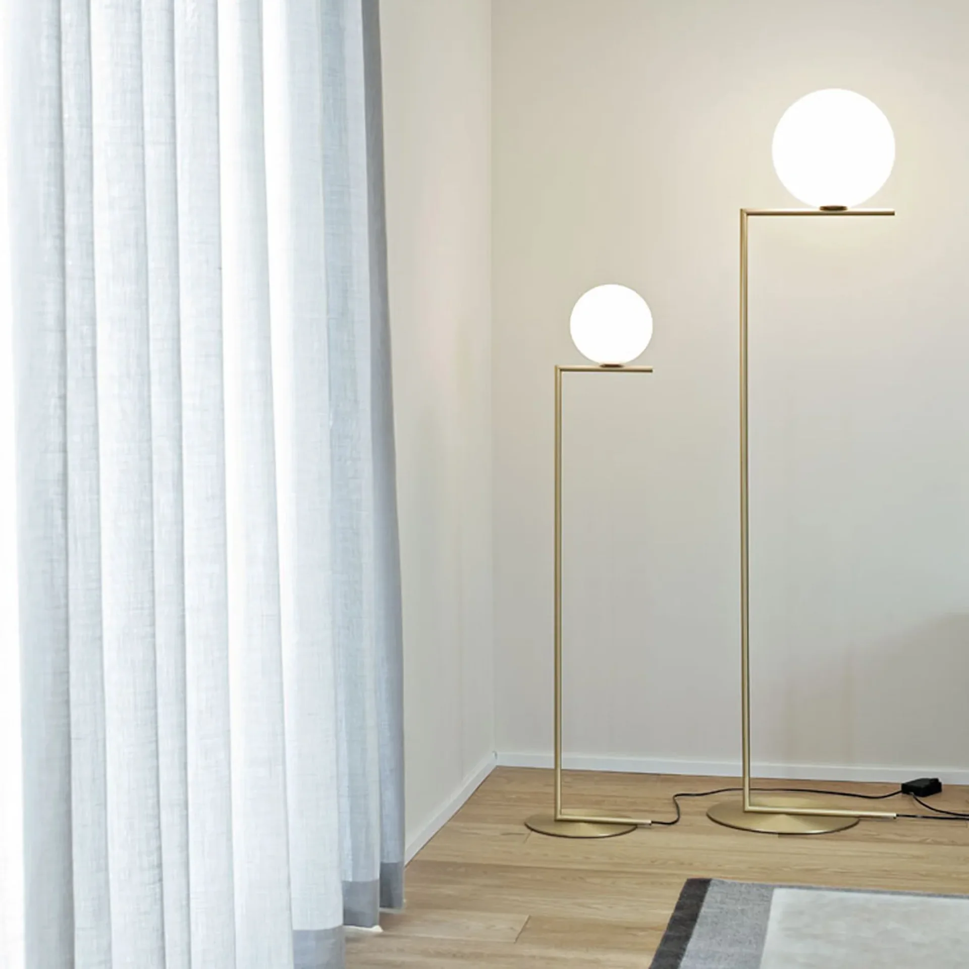 IC Minimalist Metal Floor Lamp