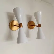 Diabolo Mid-Century Modern Brass Wall Sconce