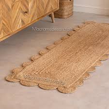 Scalloped Jute Runner