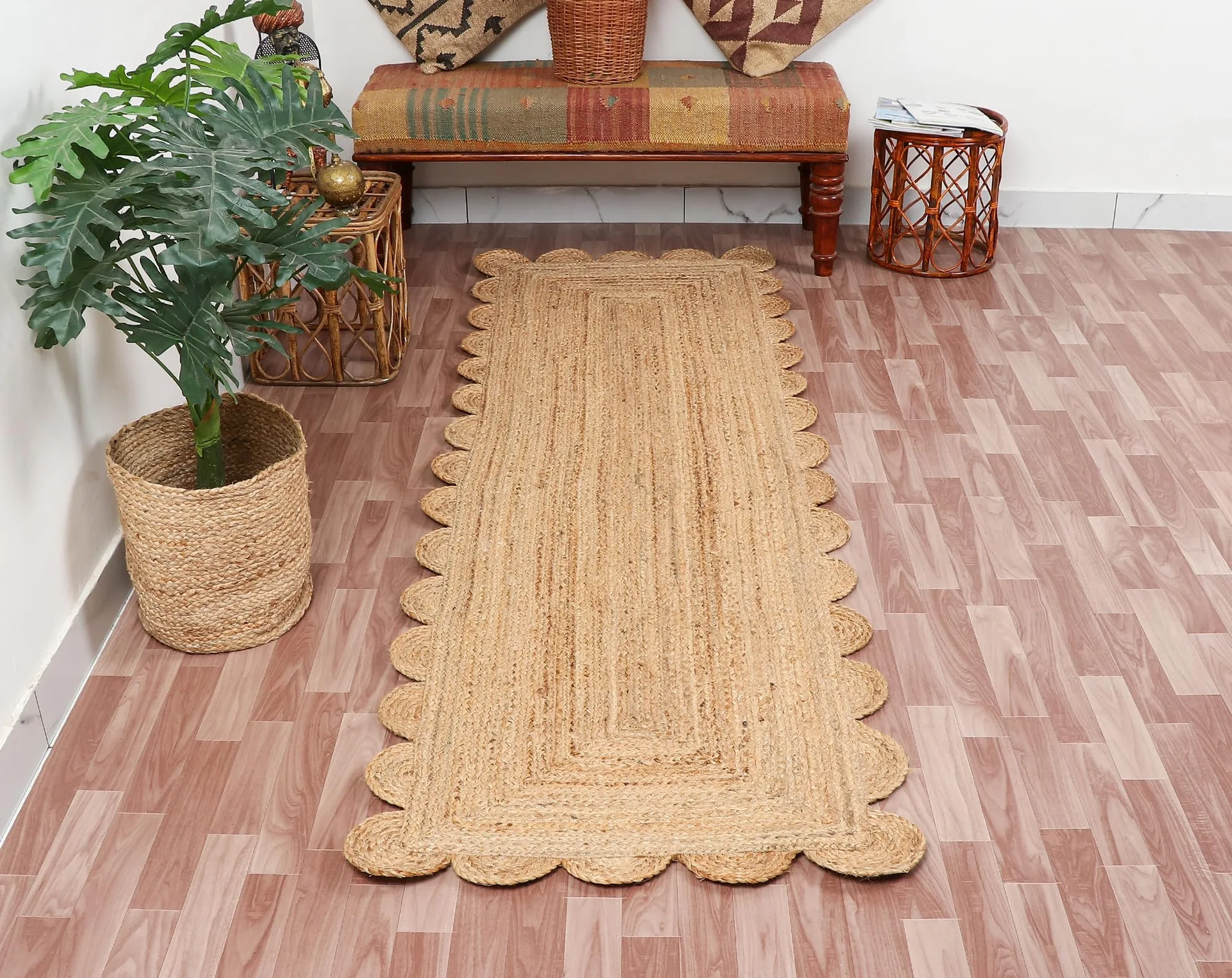 Natural Scalloped Jute Runner