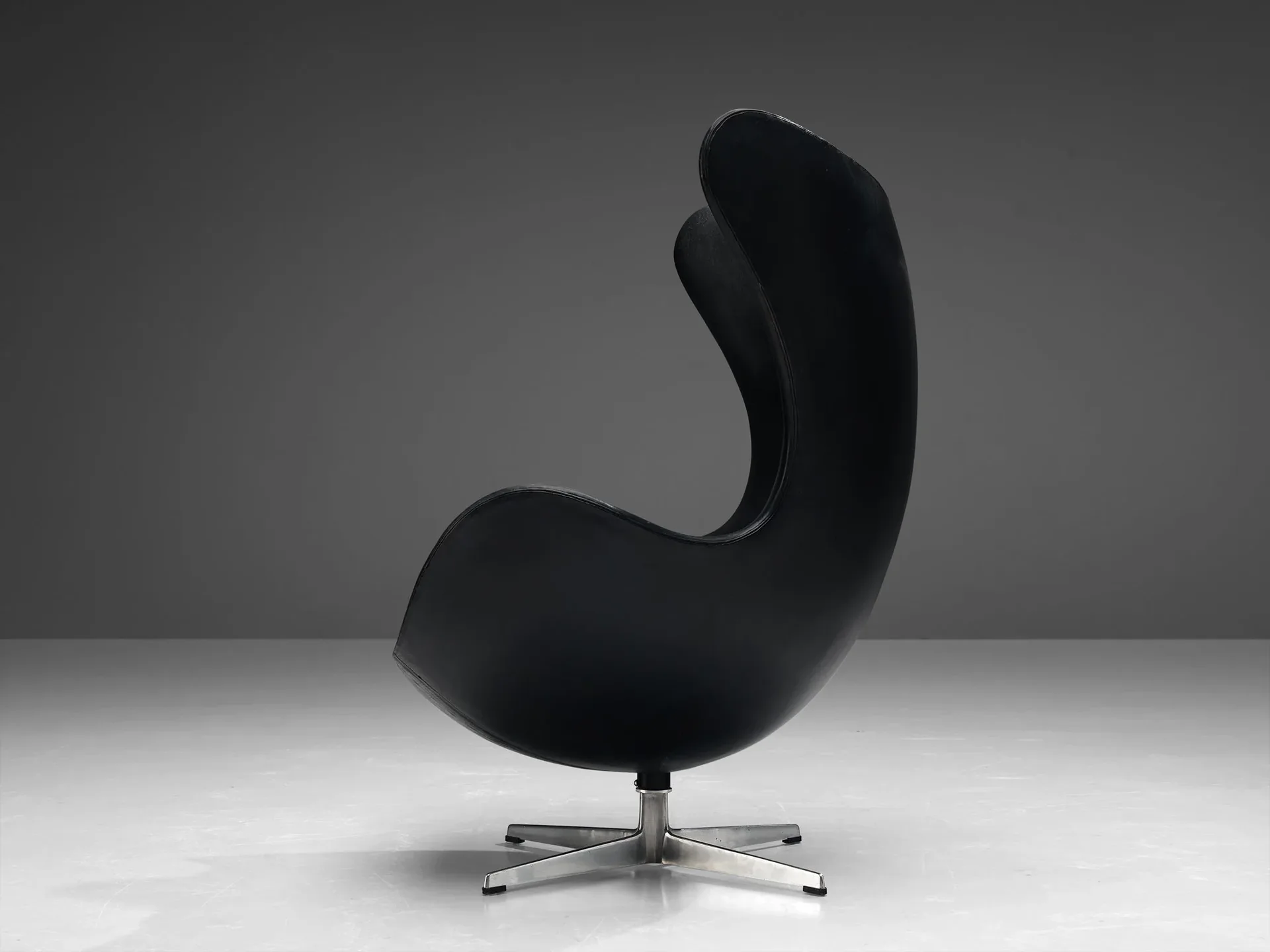 Arne Jacobsen Black Leather Egg Chair