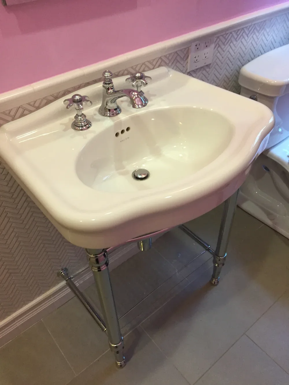 Kallista Janeway Traditional White Porcelain Console Sink