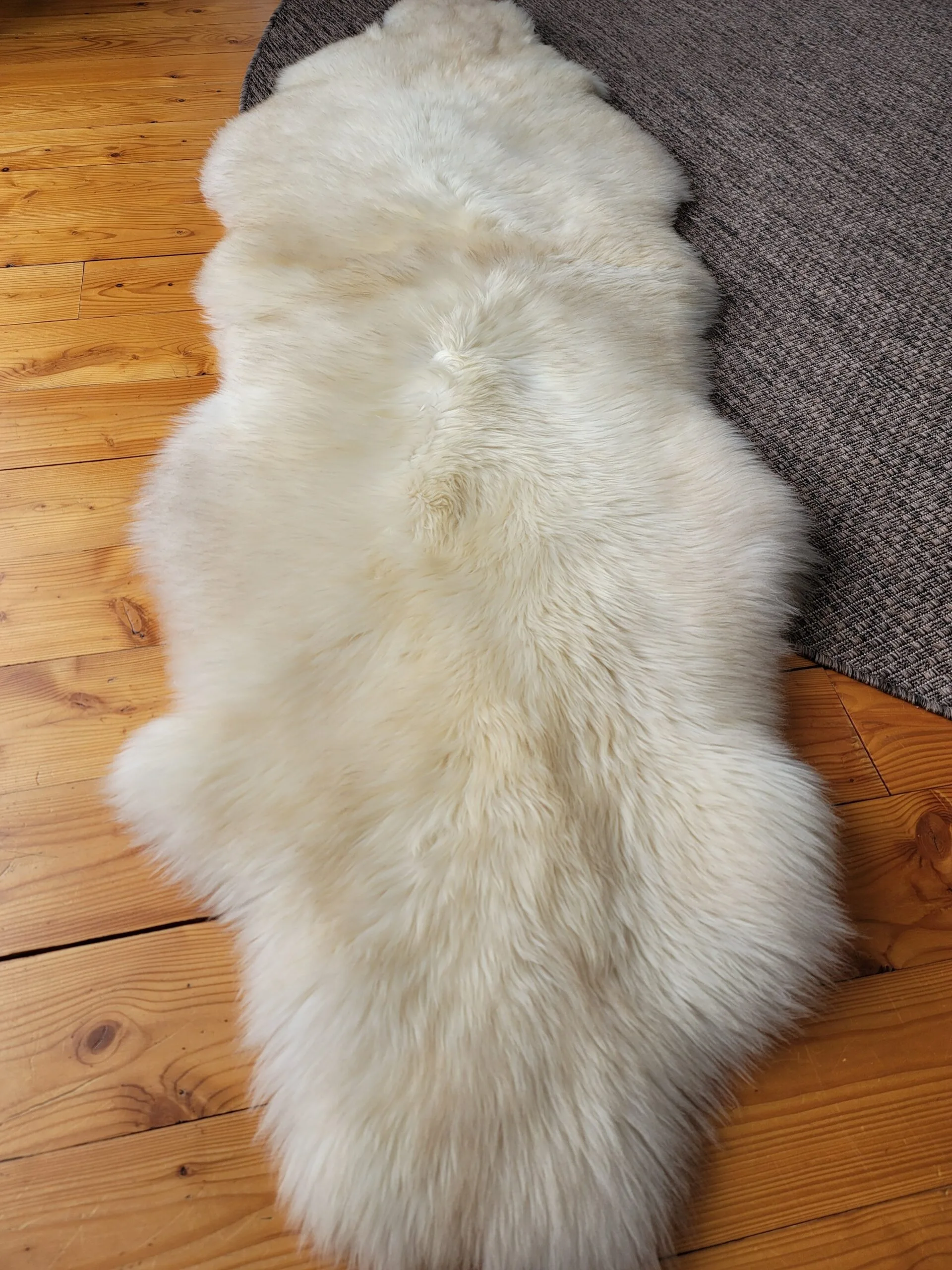 Double Cream Sheepskin Throw