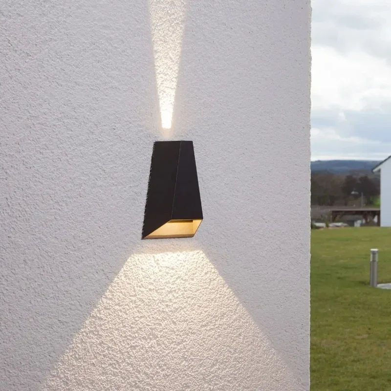 Black Metal Wall Sconce