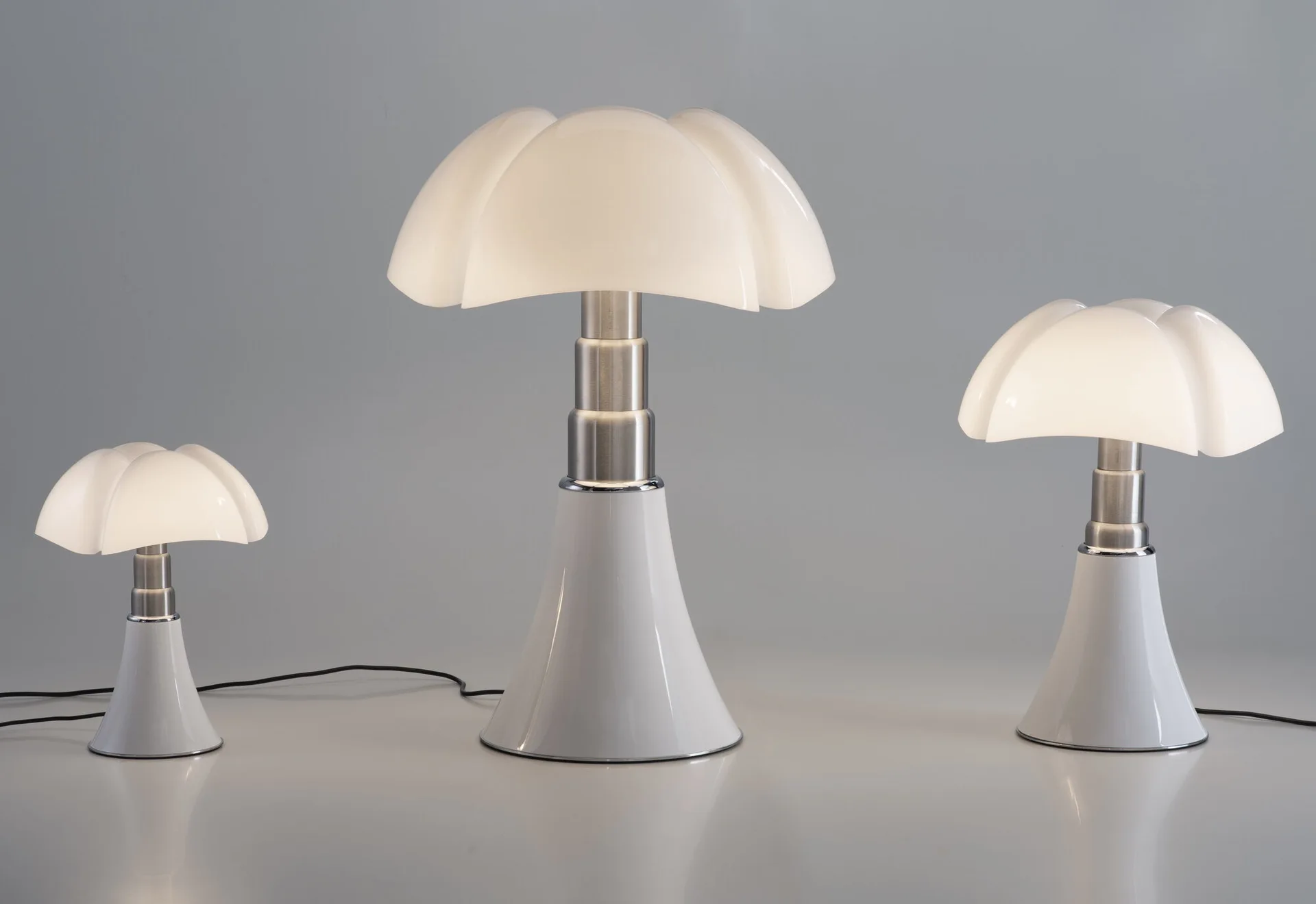 Martinelli Luce Pipistrello White Conical Table Lamp
