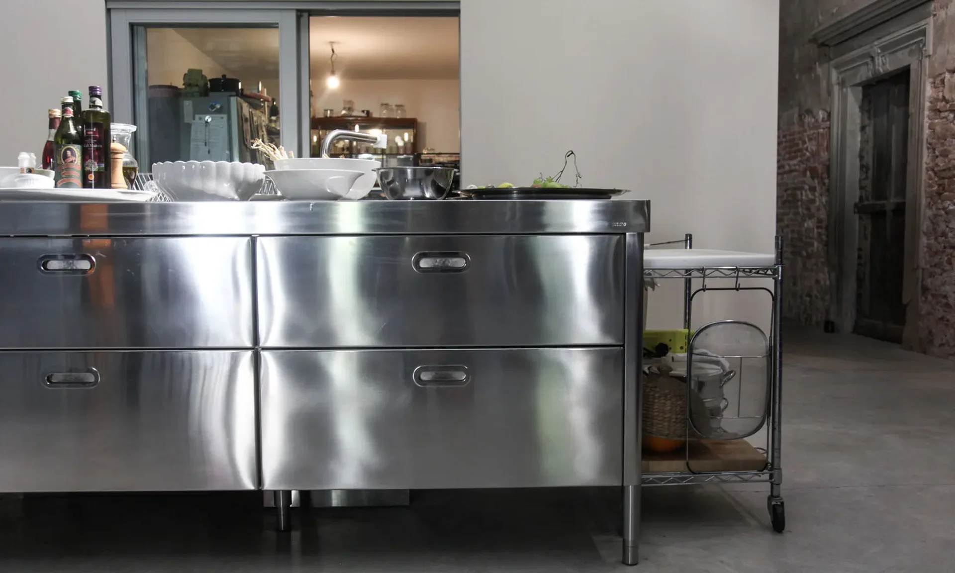 An Stainless Steel Kitchen