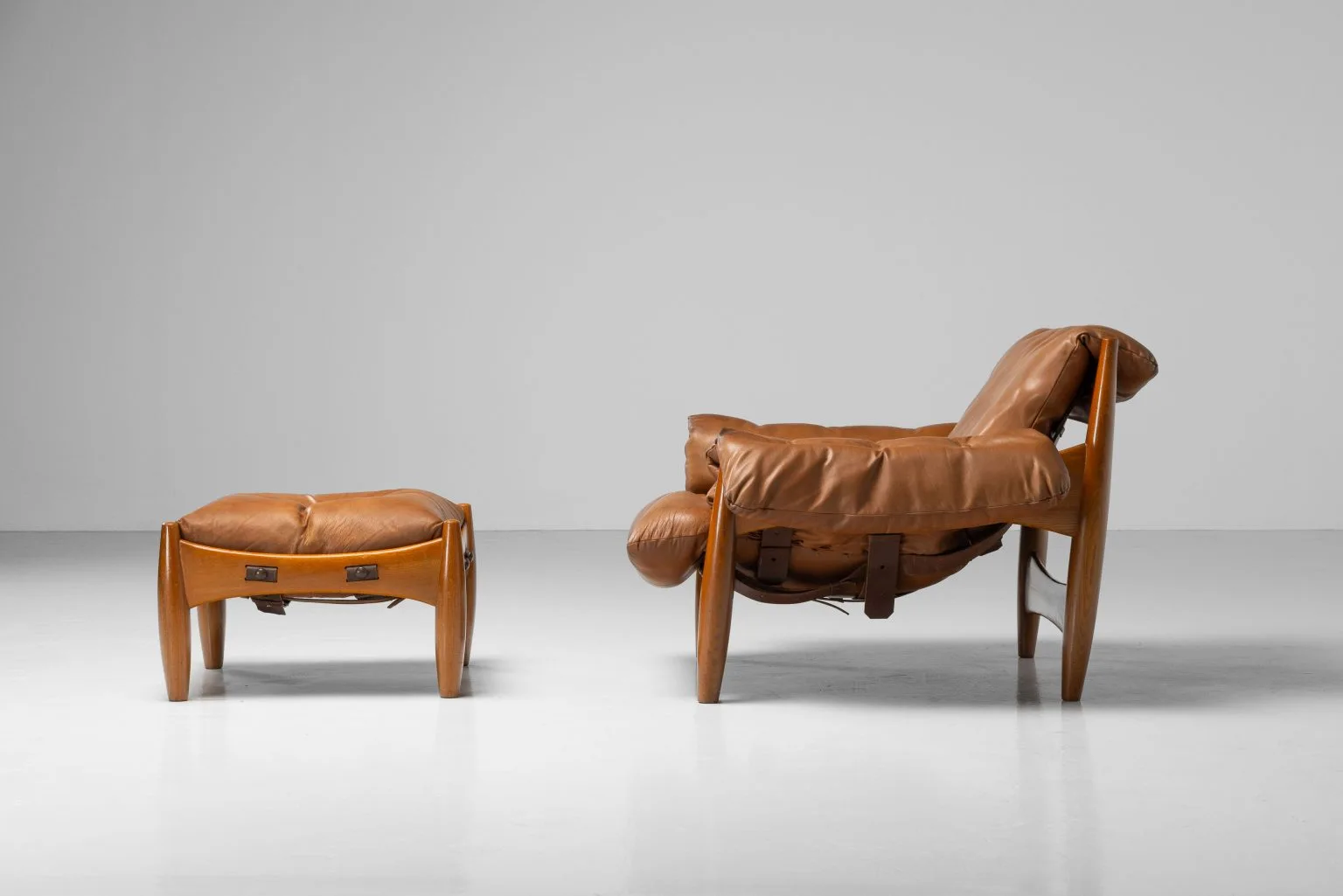Sergio Rodrigues Sheriff Mid-Century Modern Leather Sling Armchair