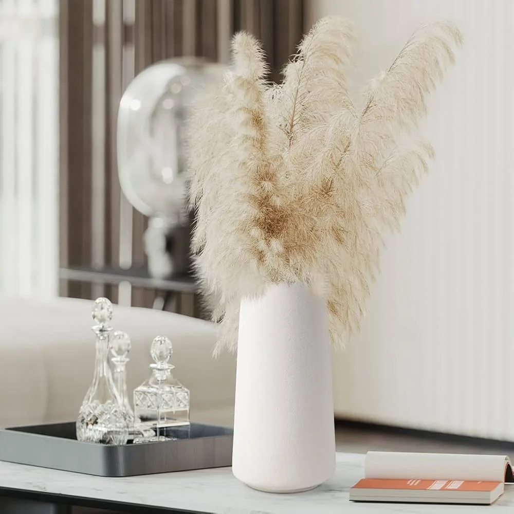 Matte White Ceramic Vase With Pampas Grass