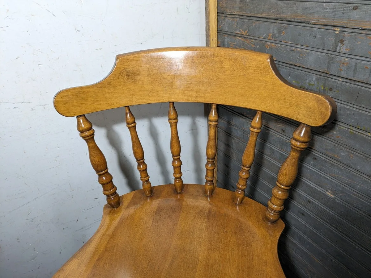 Traditional Windsor Spindle Back Chair
