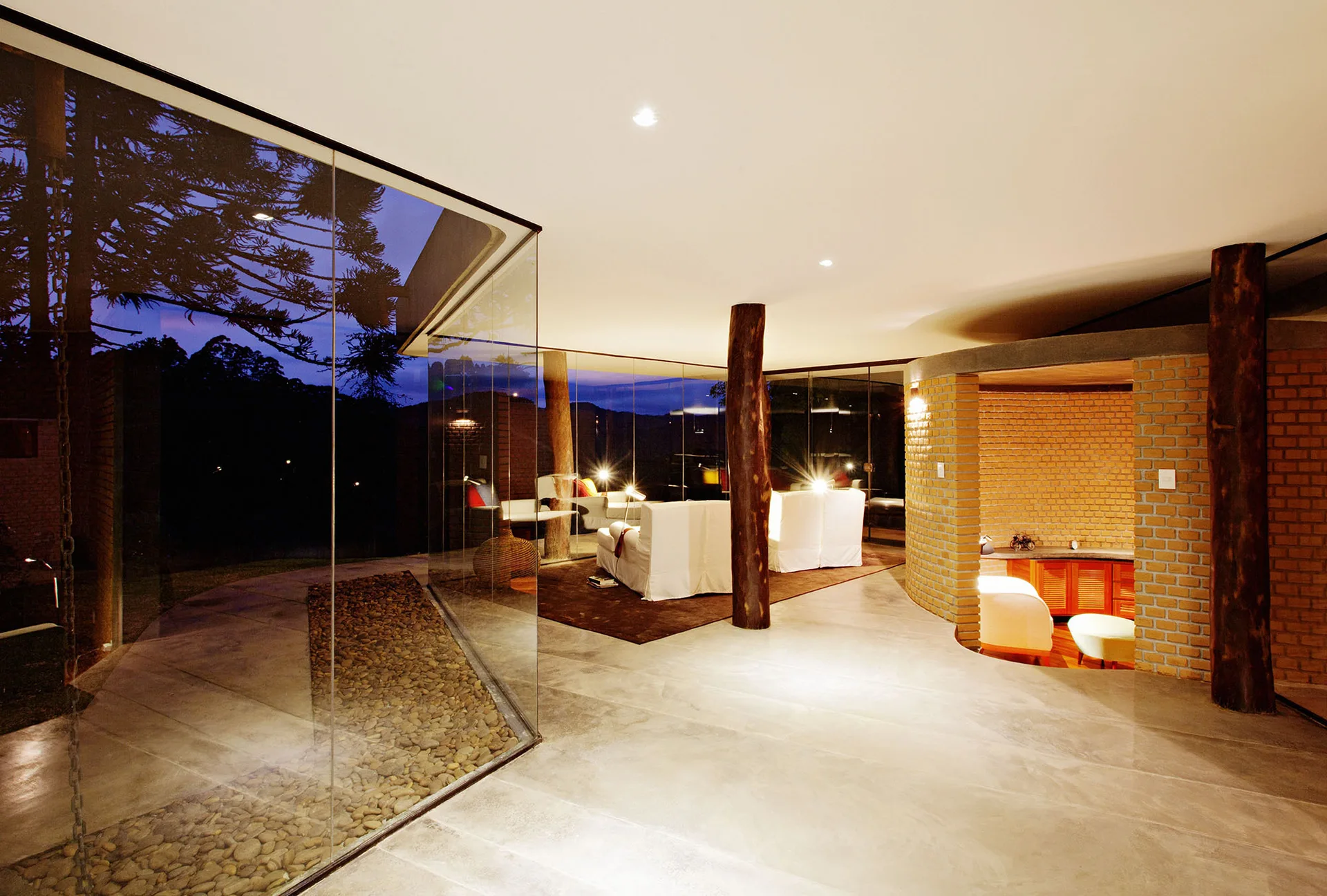 Sapucaí-Mirim House, APBA – Arquiteto Paulo Bastos e Associados, Interior