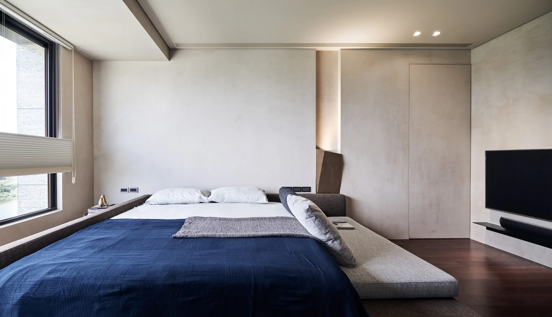 View the Scene, Peny Hsieh Interiors, Interior, Bedroom, Windows, Bed