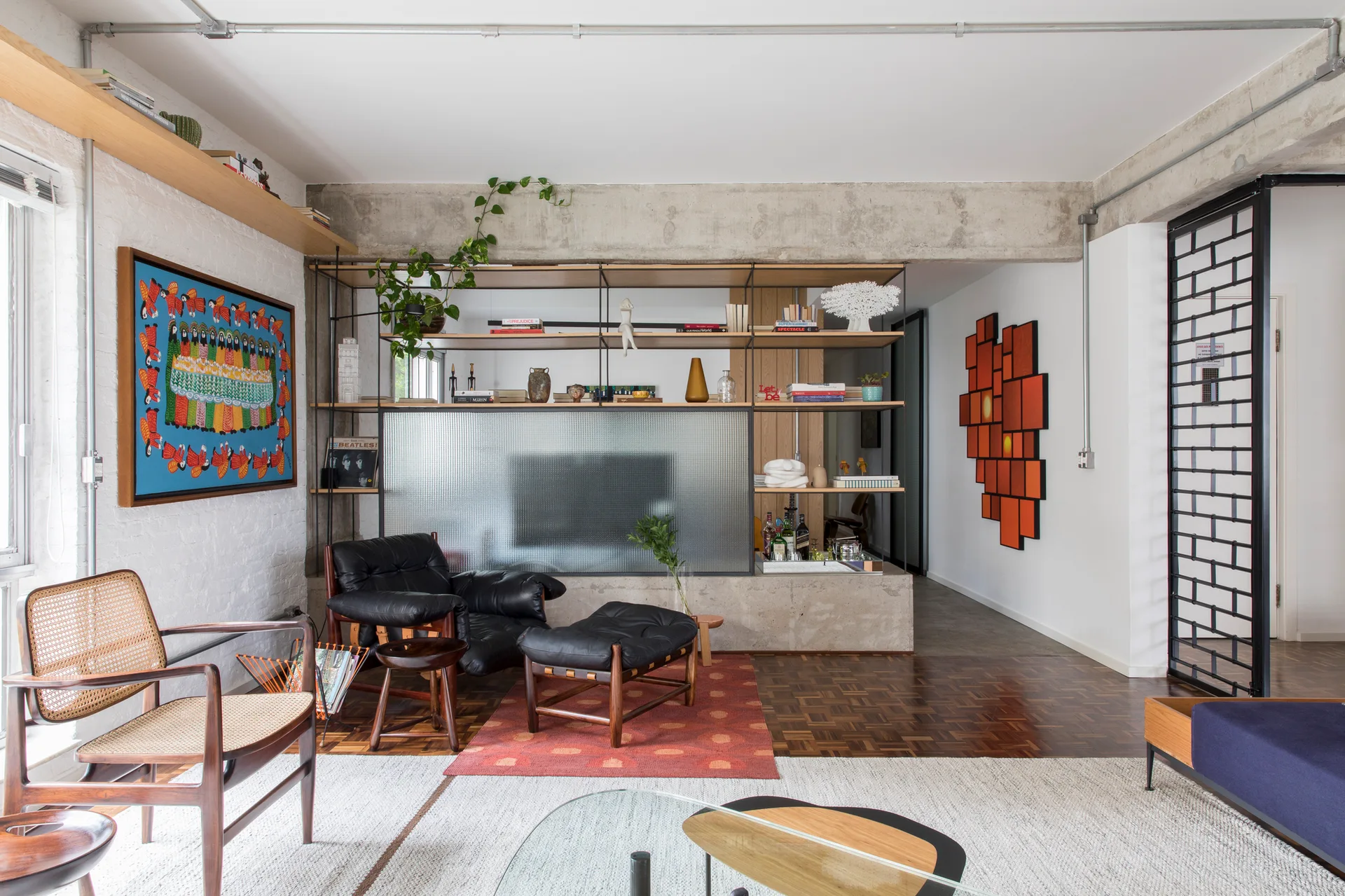 Apartment of Vergalhões, Peninsula Arquitetura, Interior, Table, Chair