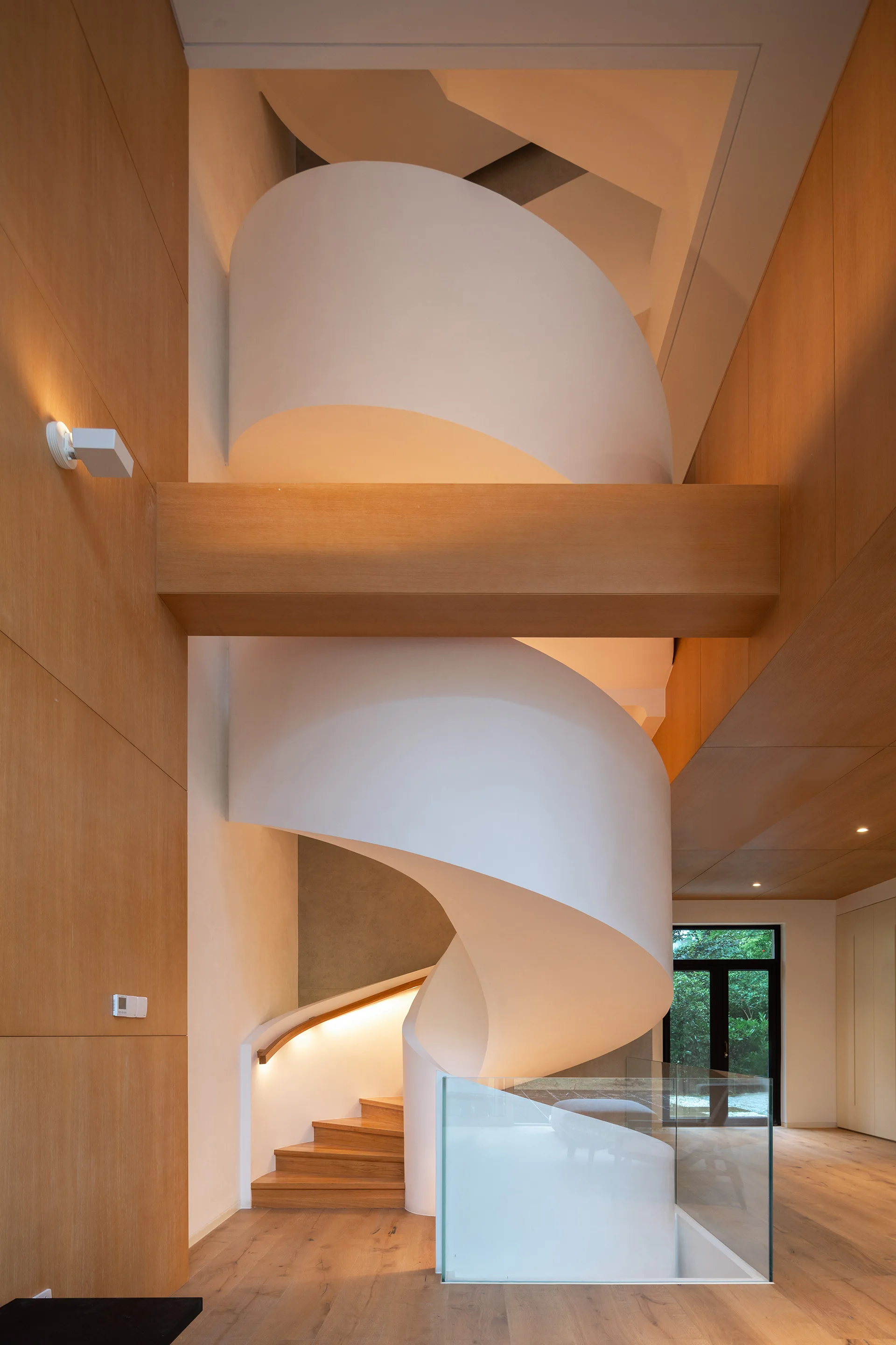 Hangzhou Spiral Villa / Tsutsumi and Associates