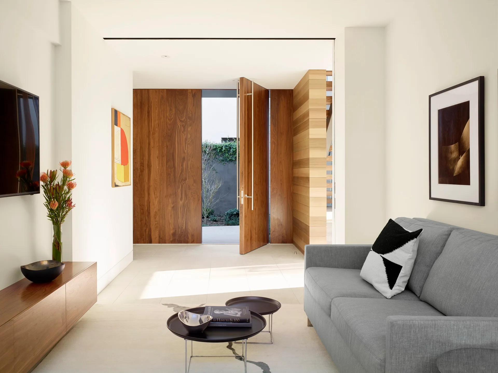 Crescent Drive, Ehrlich Yanai Rhee Chaney Architects, Table, Windows