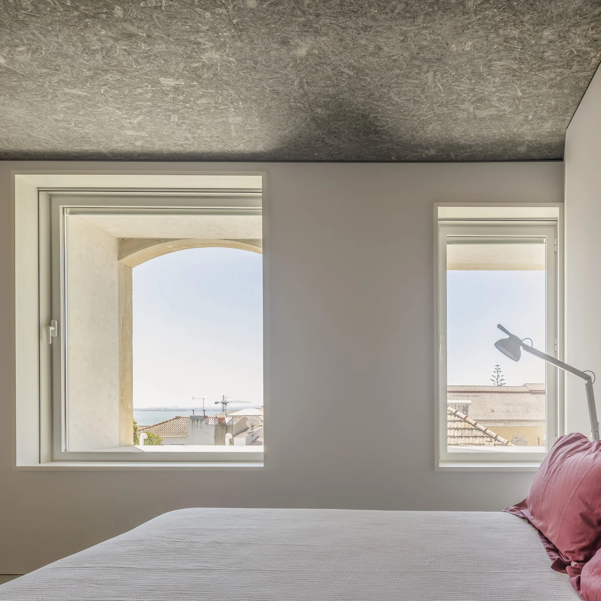 Olival Street House, ARX Portugal Arquitectos, Interior, Bedroom, Windows