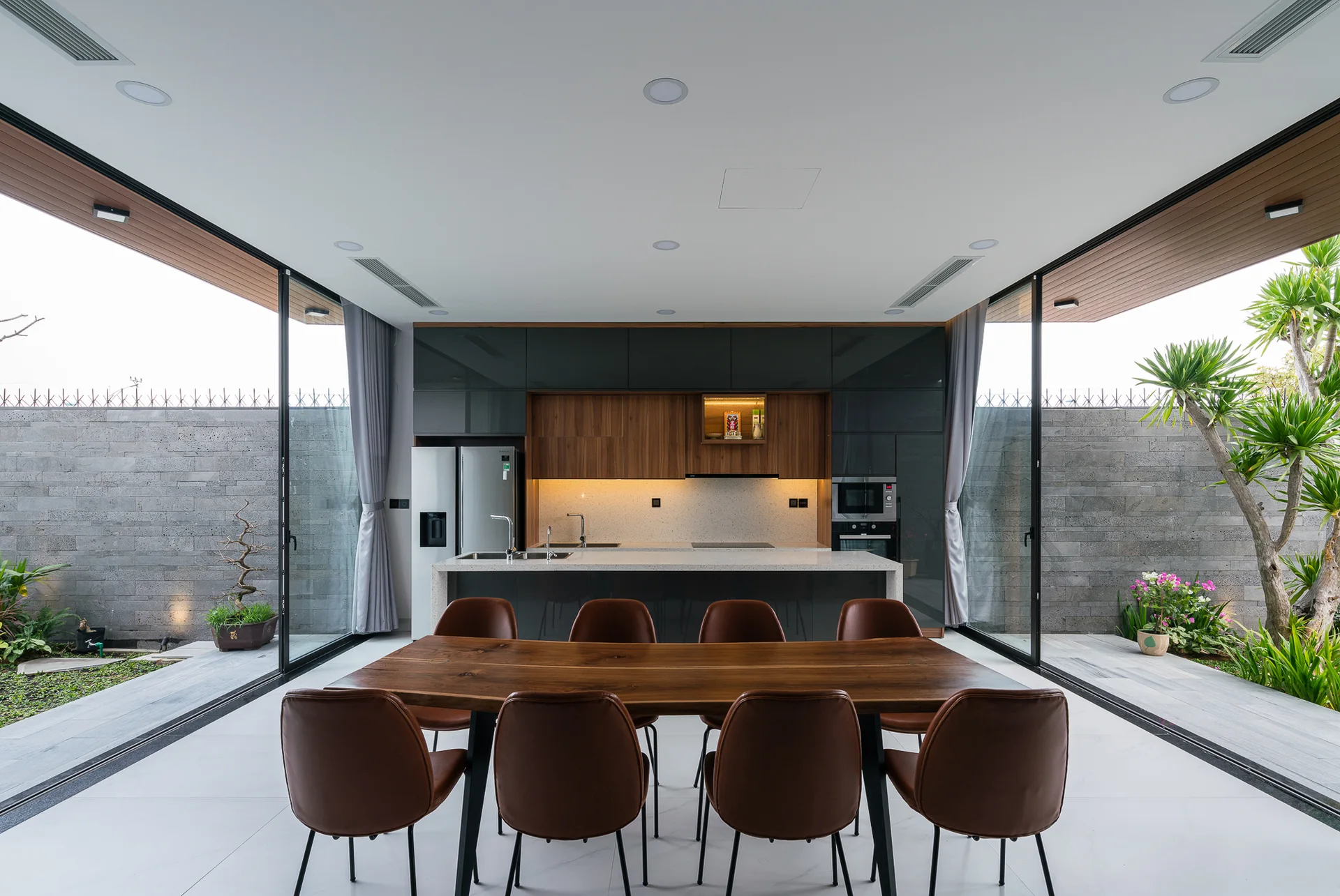 Trung Villa, EVITArchitecture, Interior, Dining room, Table, Chair, Windows