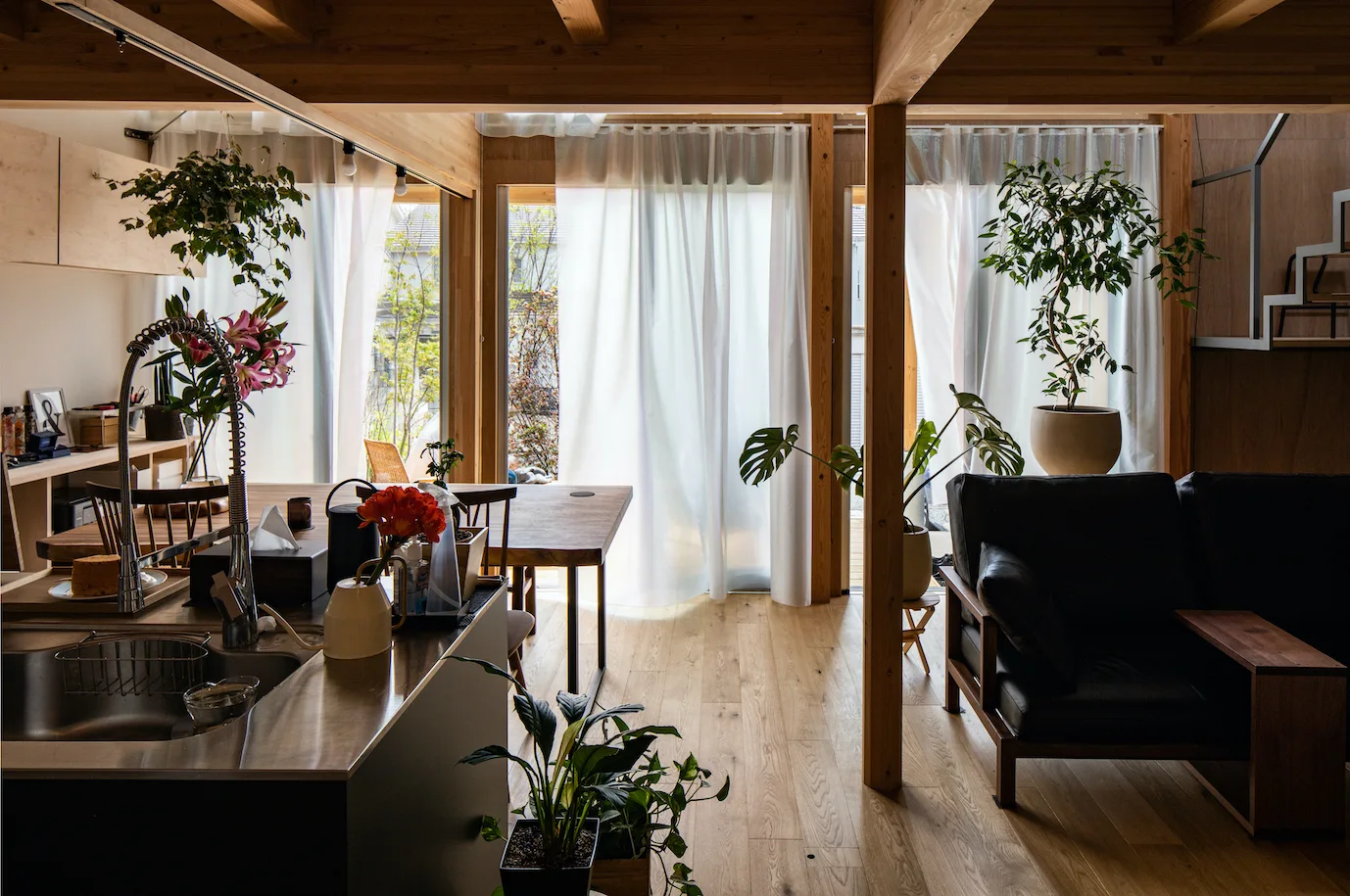 House Hm, Hideo Arao Architects Office, Interior, Dining room, Table, Countertop, Windows, Chair
